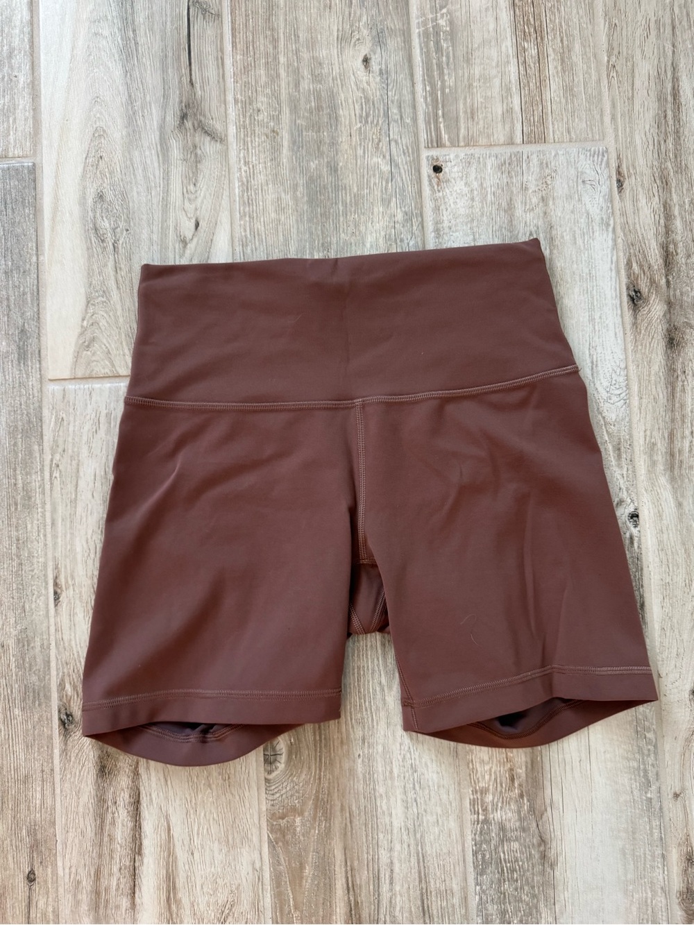 Lululemon Wunder Train High-Rise Short 6"
Dark Oxide Size 8 NWOT - Picture 5 of 13